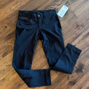 Lululemon Urbanite pants, sz 8, NWT